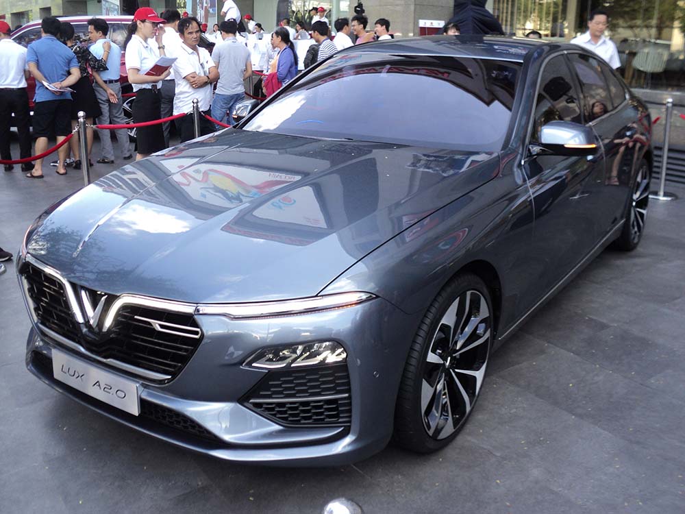 vinfast lux a2.0 ngoại thất 5